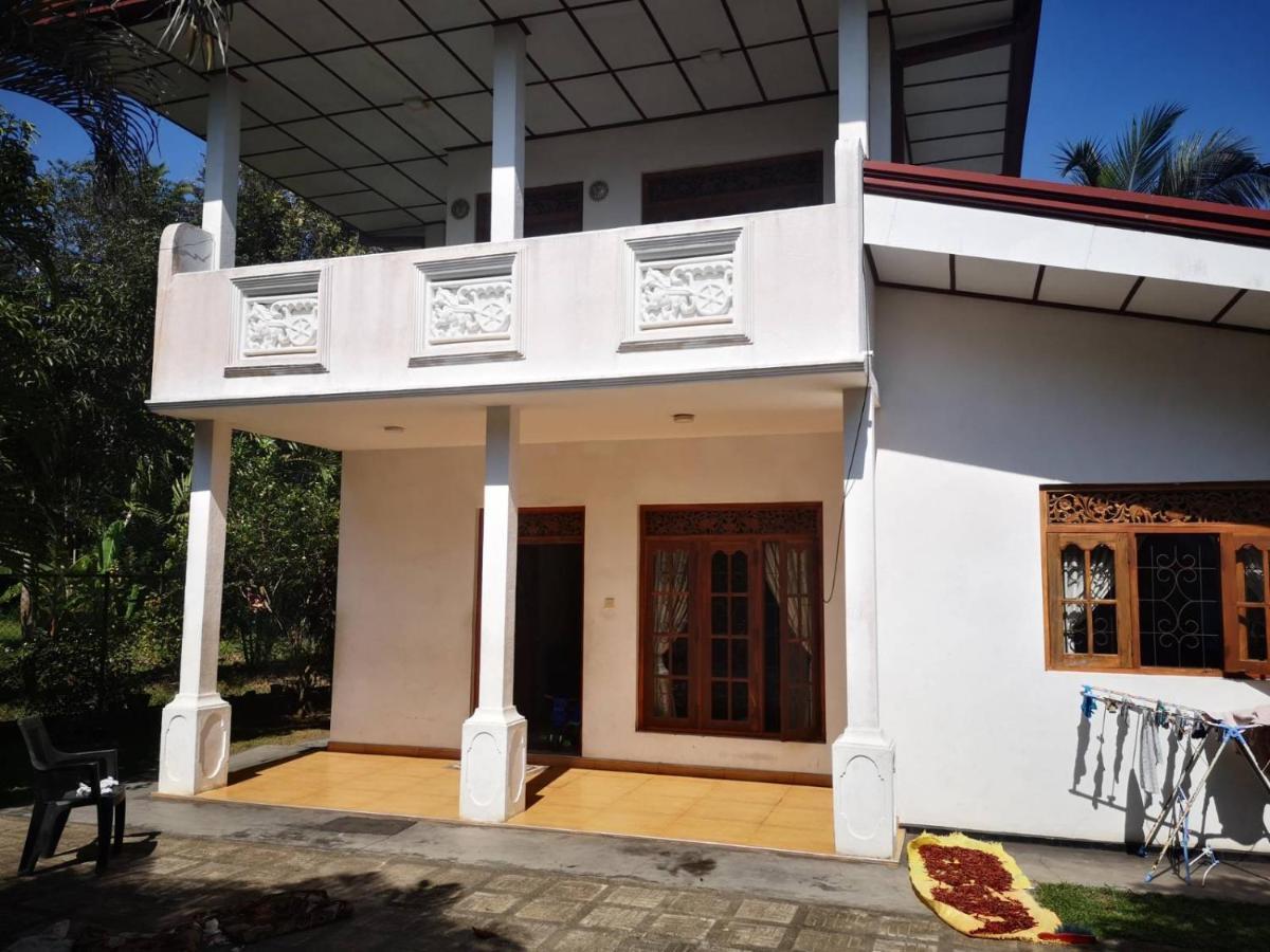 Sithu Guesthouse Bentota Exteriör bild